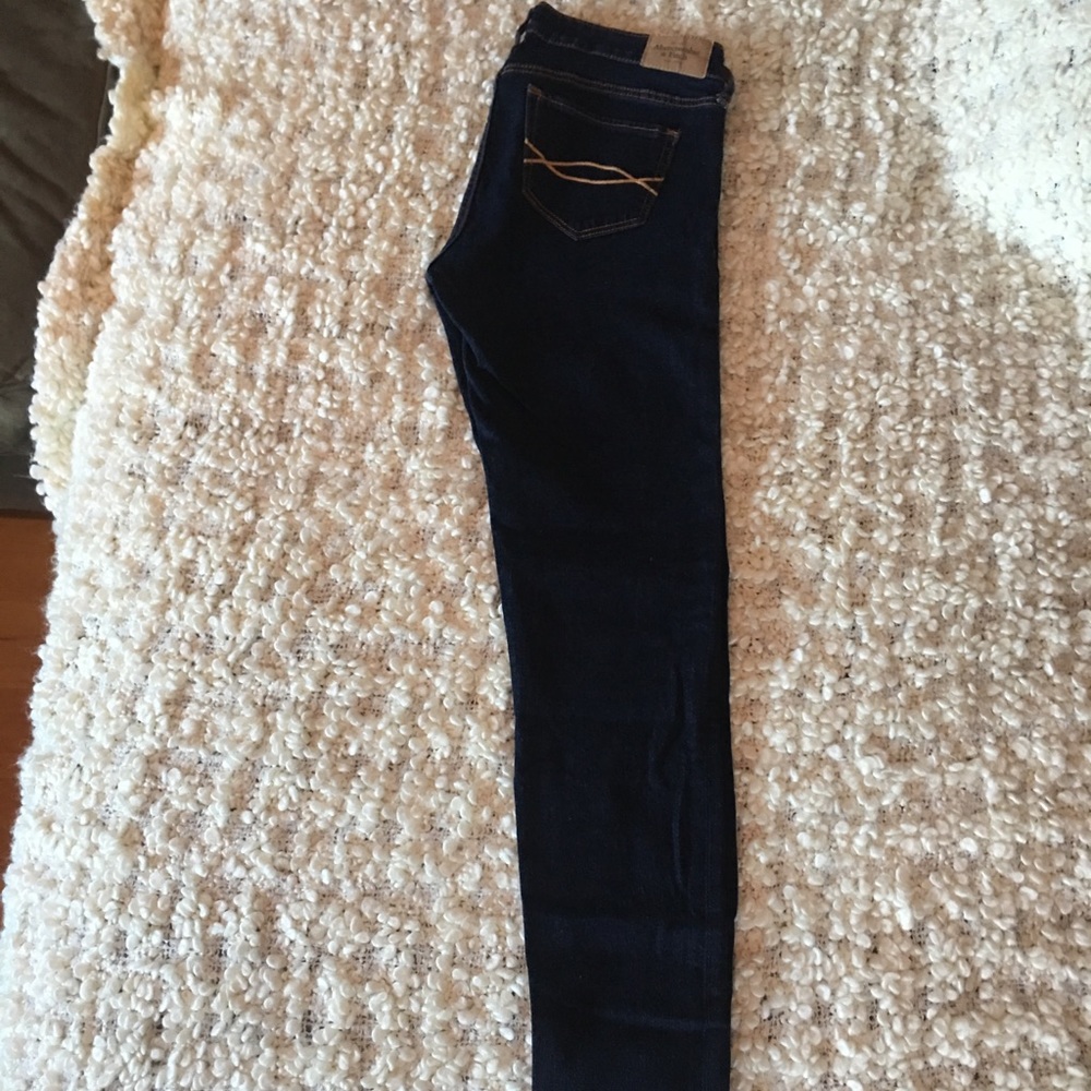 Abercrombie & Fitch Low-Rise Skinny Jeans